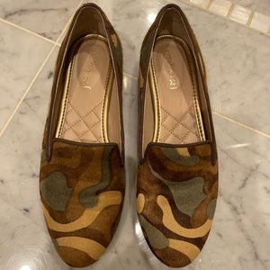 JMcLaughlin real camouflage hide in EUC. Size 6.
